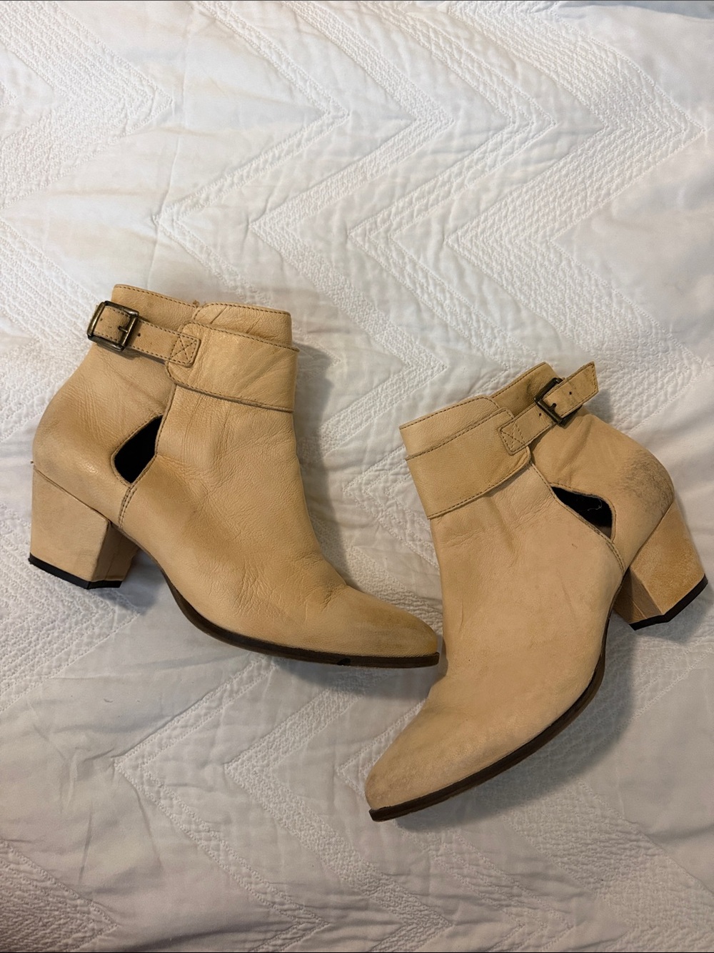 Free People light tan buckles booties sz 41